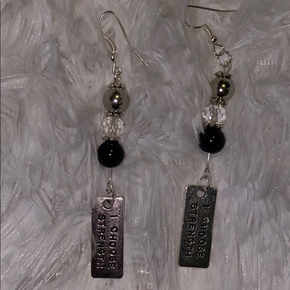 🖤🤍Beautifully handmade Unique silver earrings.